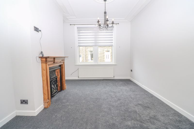 Property photo 3 of 11 Lounge