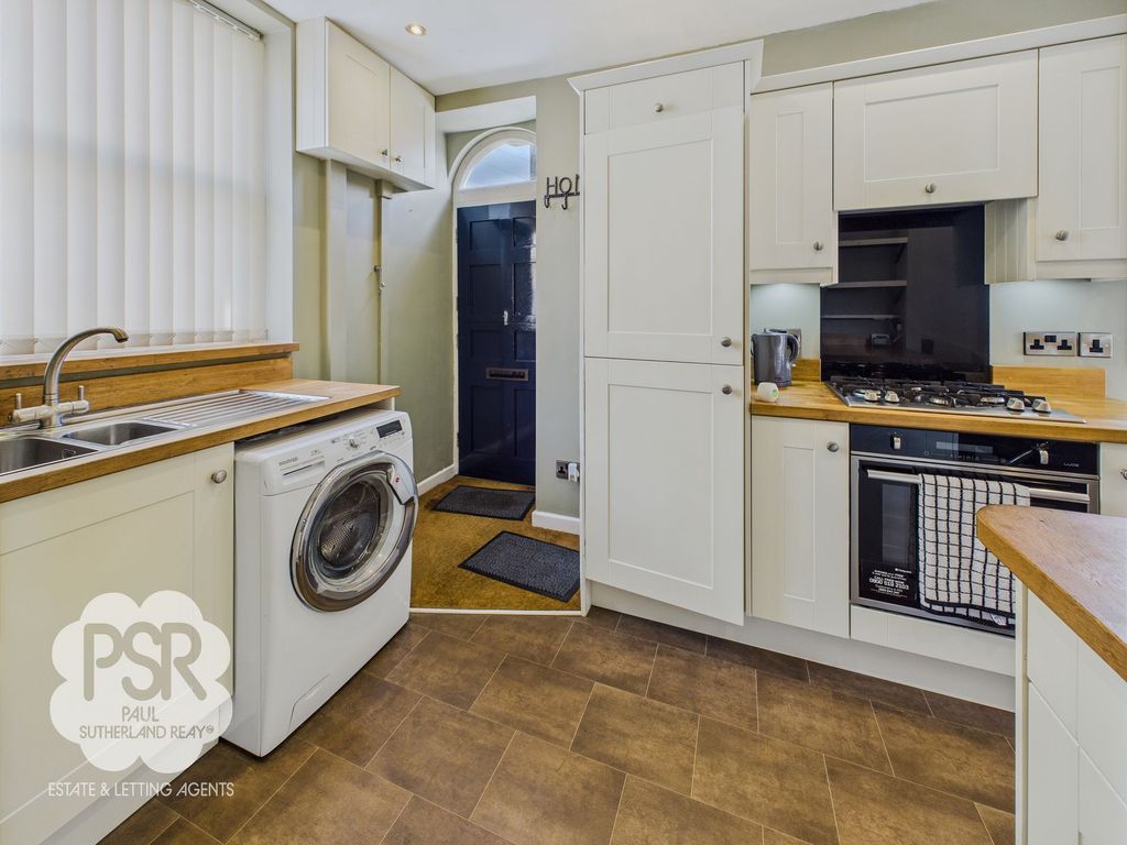 Property photo 3 of 13 Kitchen