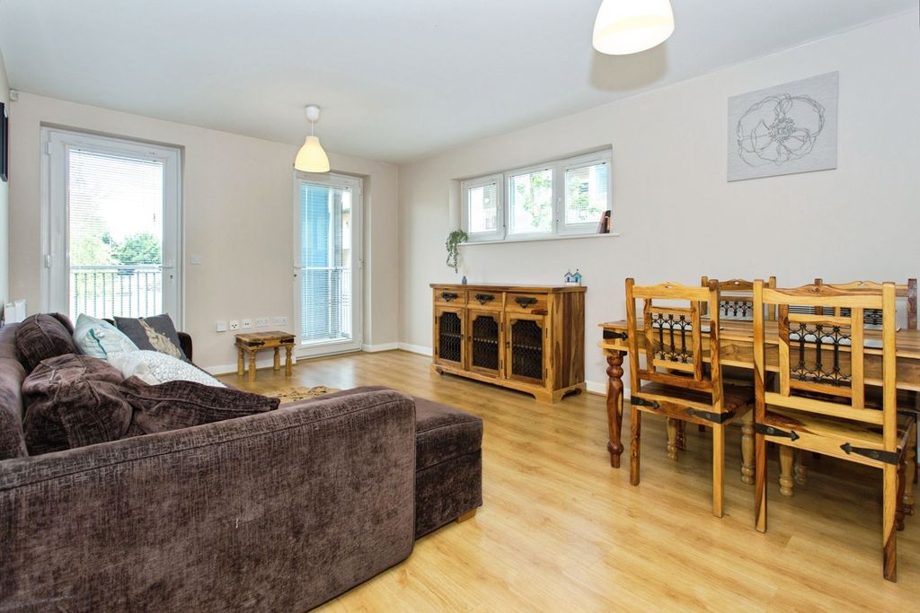 Property photo 2 of 17 Photo