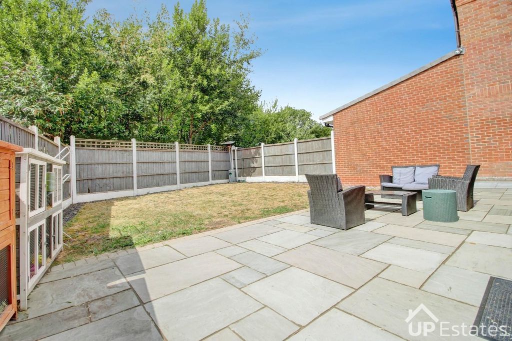 Property photo 2 of 23