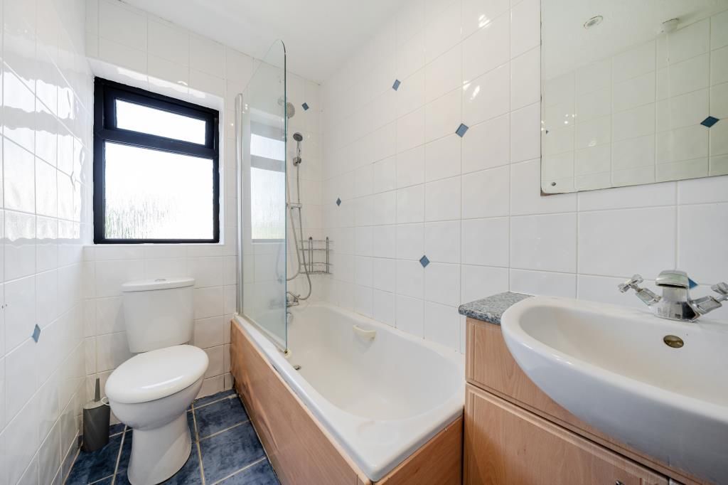 Property photo 3 of 20 Bathroom