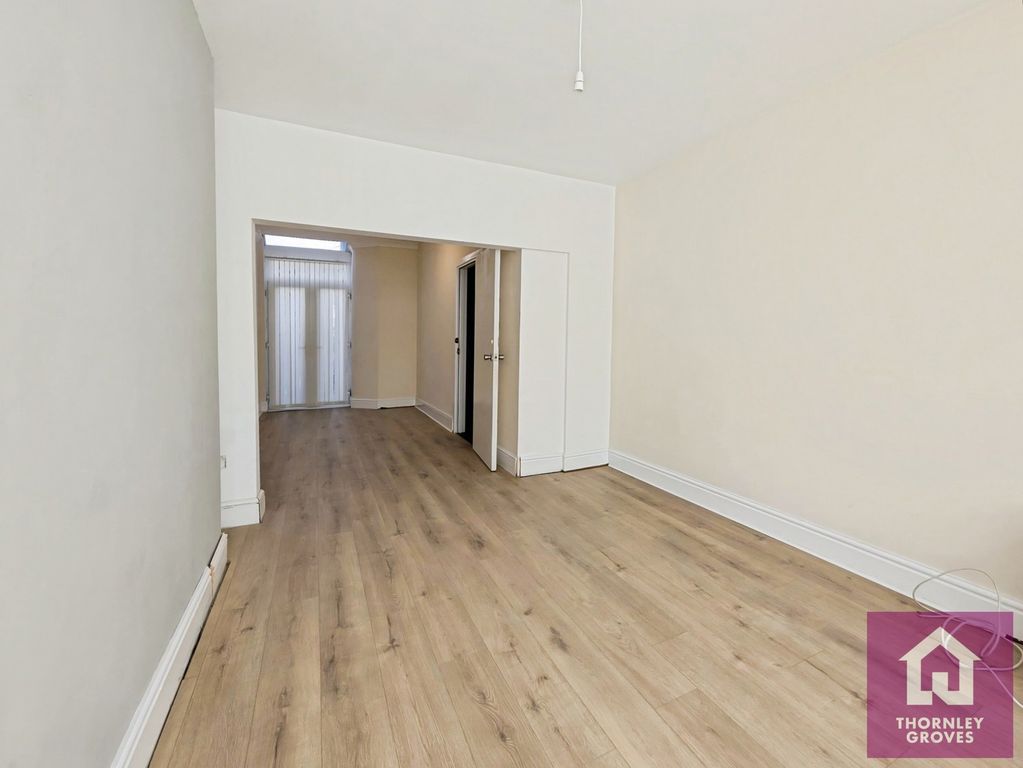 Property photo 2 of 16 Pbox-Img.Jpg