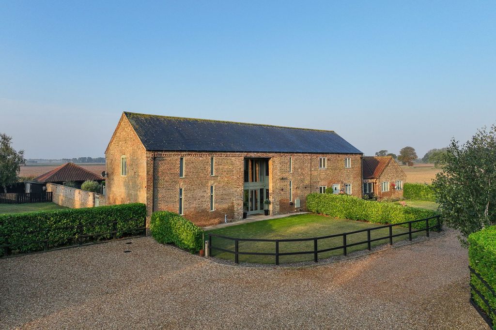 Property photo 1 of 68