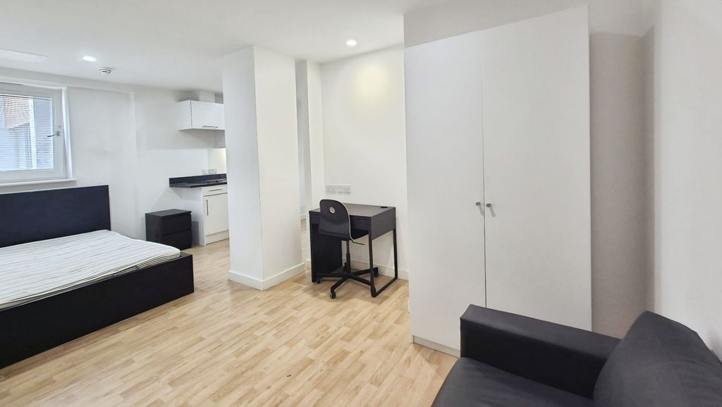 Studio for saleThe Midway, Newcastle ST5 photo 5
