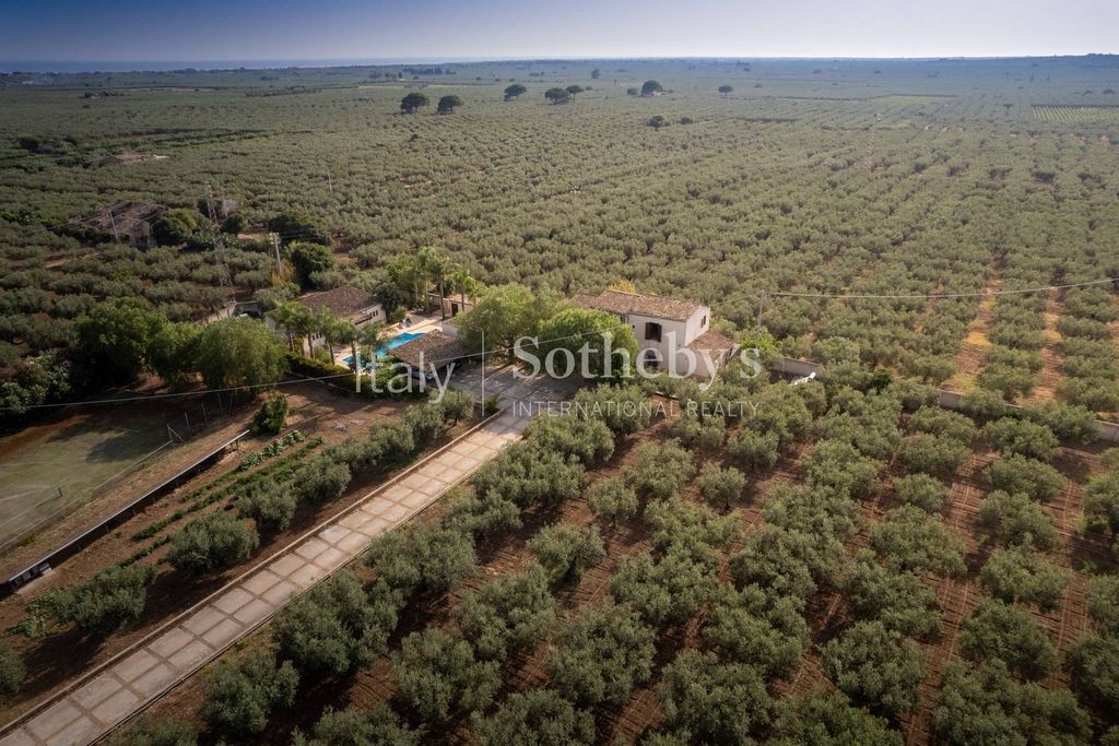 Property photo 2 of 34