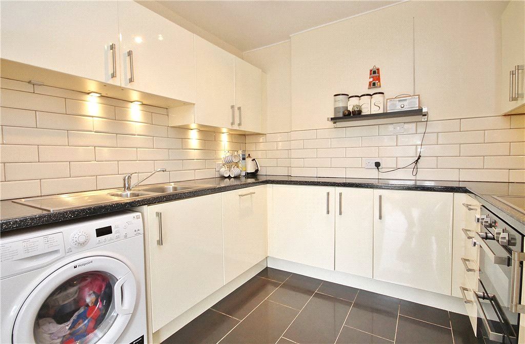 Property photo 3 of 16 Kitchen
