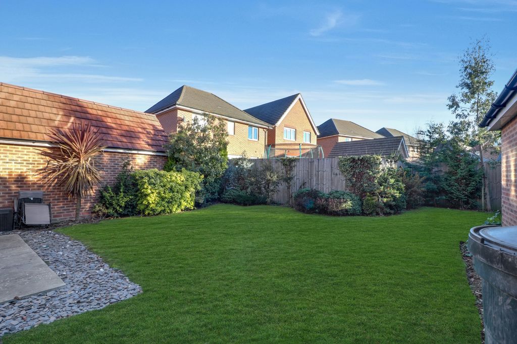 Property photo 2 of 25 Rear Garden