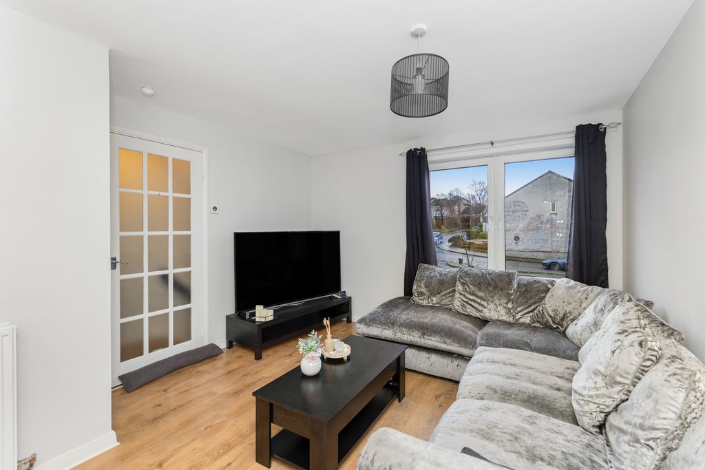 Property photo 3 of 11 Property Image 4