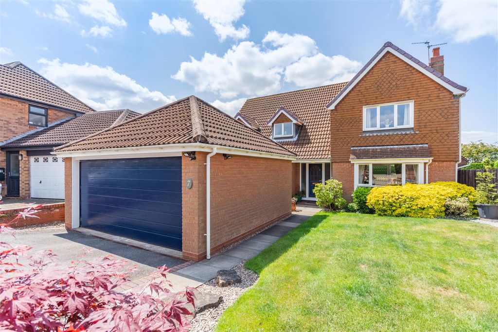 Property photo 1 of 43 8652465-Exterior10.Jpg