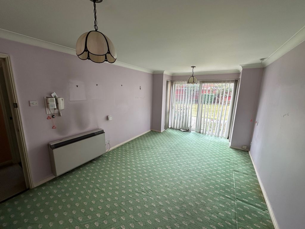 Property photo 2 of 8