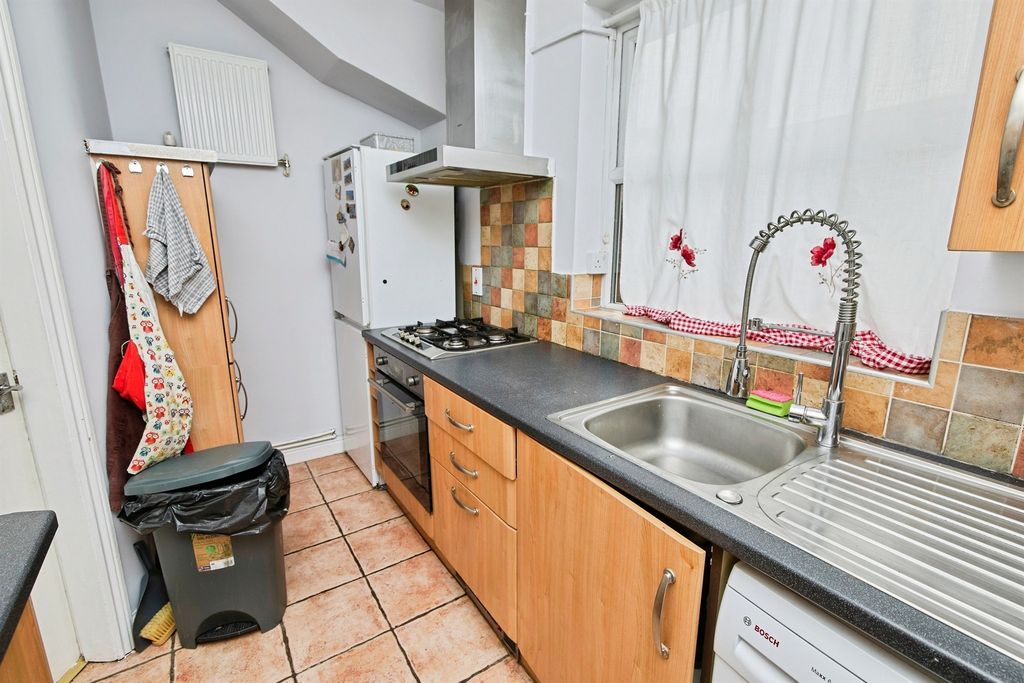 Property photo 2 of 17