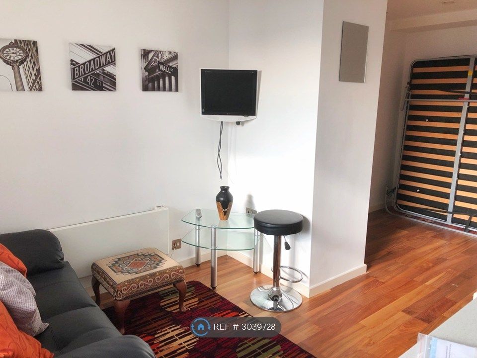 Property photo 1 of 9 Smartpad Living Area