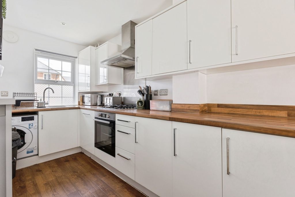 Property photo 3 of 17 Pbox-Img.Jpg