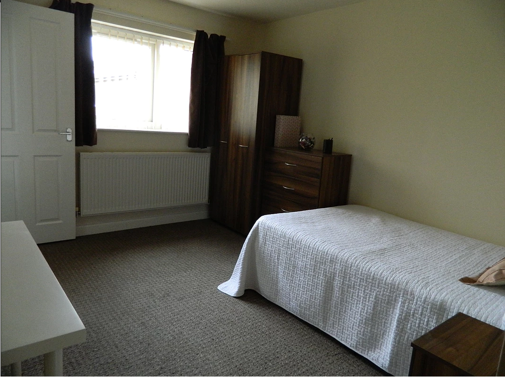 Property photo 2 of 6