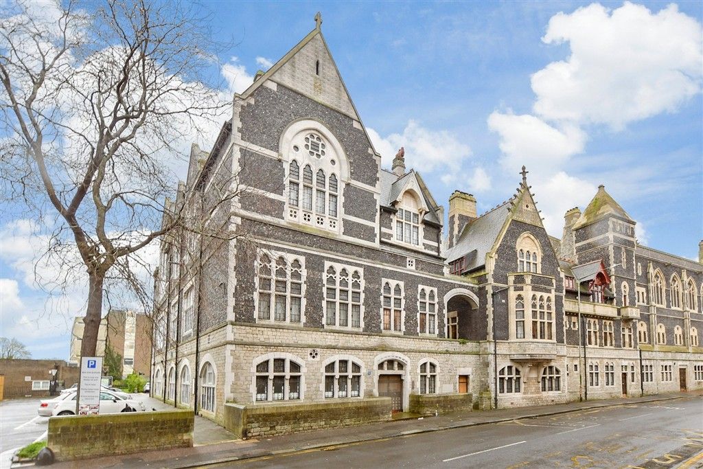 Property photo 1 of 12 External (Web)