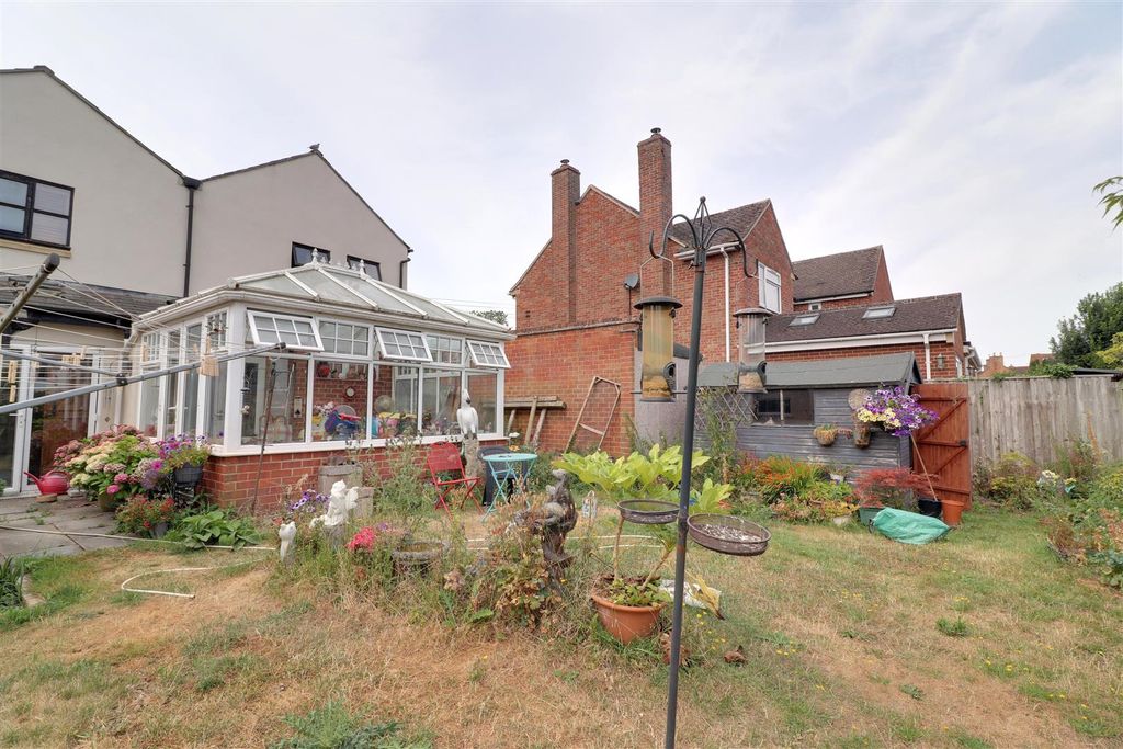 Property photo 2 of 19