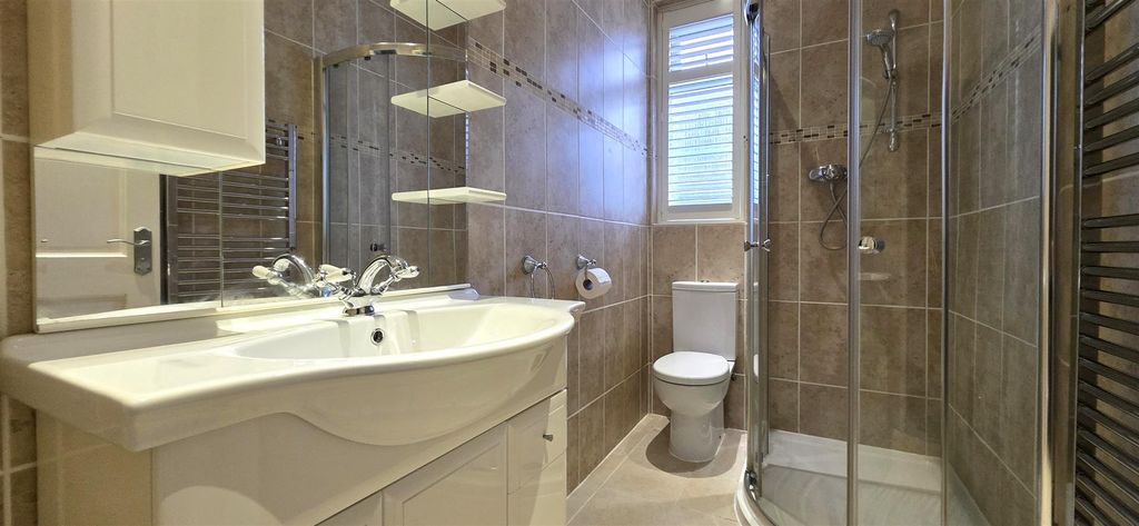 Additional image 8 of 4 bed property to rentVictoria Road, Kington HR5