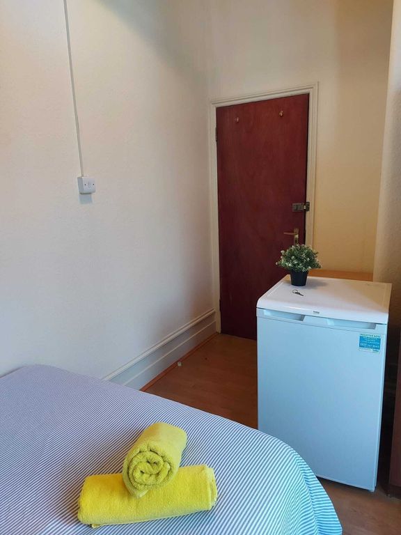 Property photo 3 of 5 Bedroom