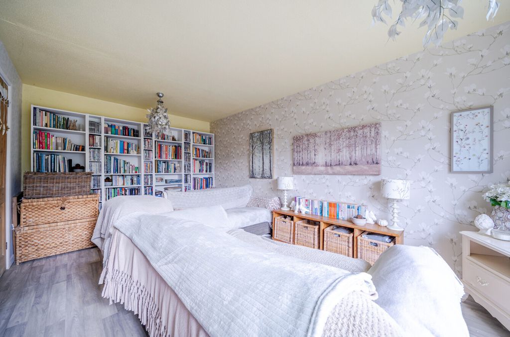 Property photo 3 of 20 1425868-19-69B83d...