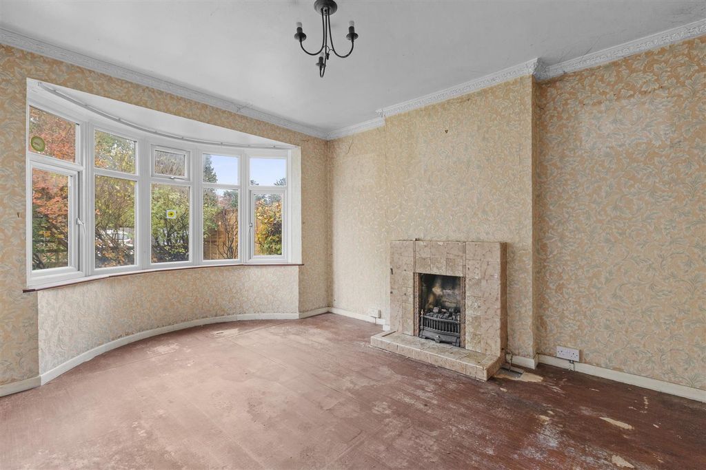 Property photo 3 of 11 Sitting Room