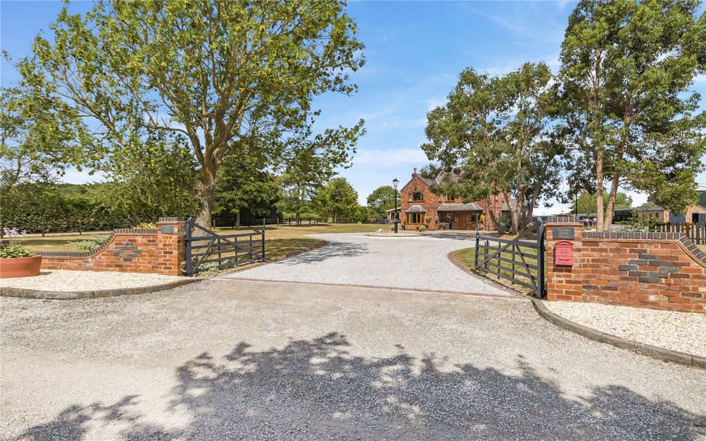 Property photo 2 of 21 Thurles Farmhouse