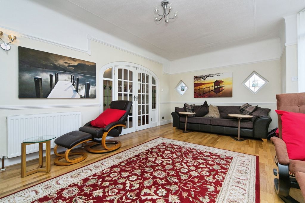 Property photo 3 of 24 Photo