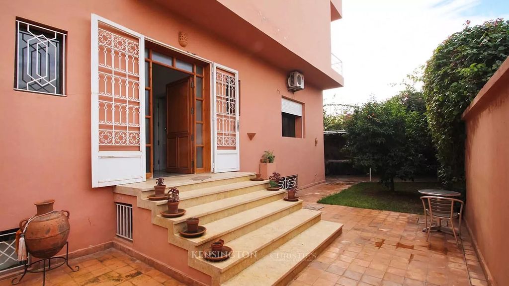 Property photo 2 of 17 Terrace