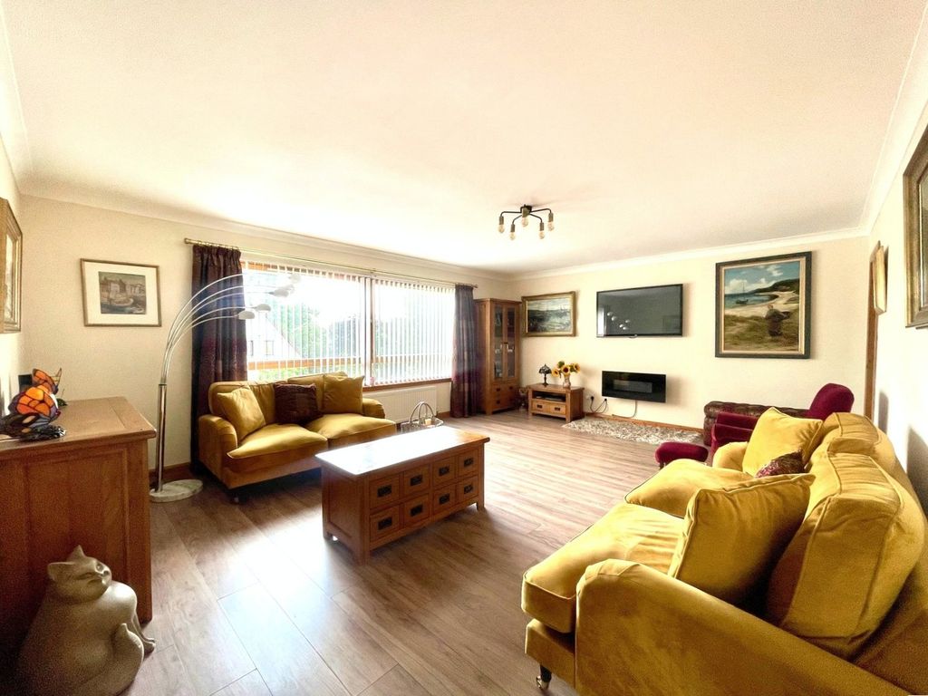 Property photo 3 of 37