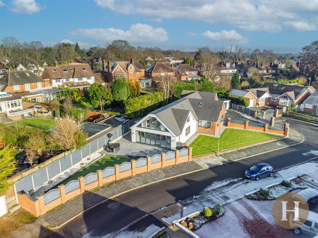 Property photo 3 of 65 Hadleigh Estate Agents-2.Jpg