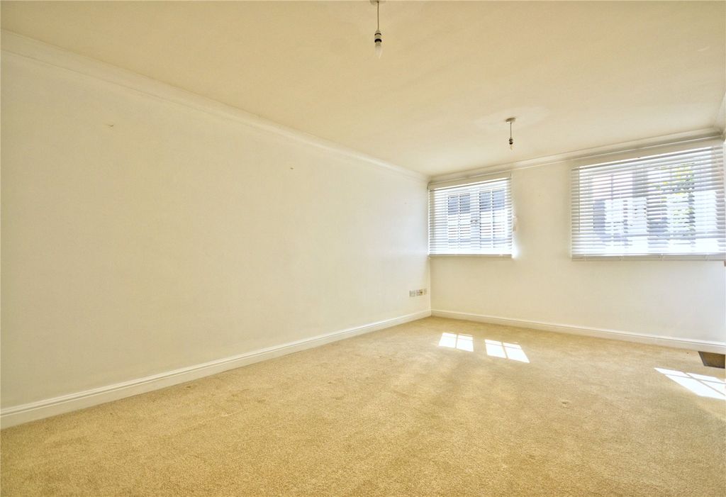 Property photo 2 of 11 Picture No. 23