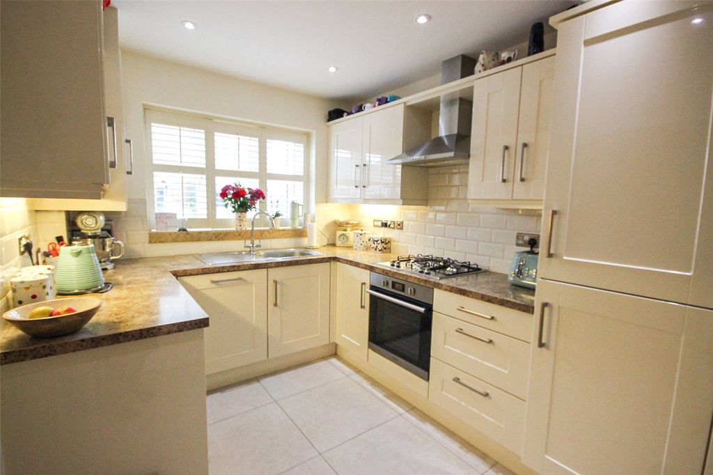 Property photo 3 of 22 Picture No. 12