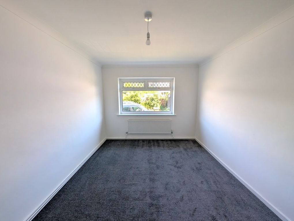 Property photo 3 of 6 Photo 4