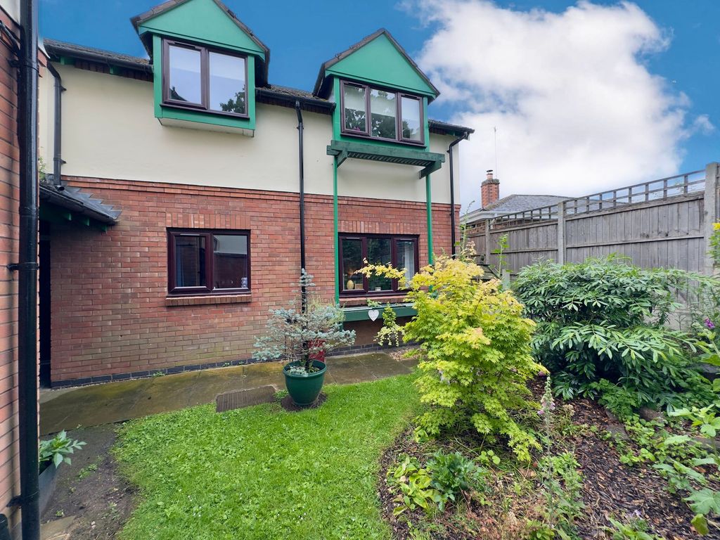Property photo 1 of 17