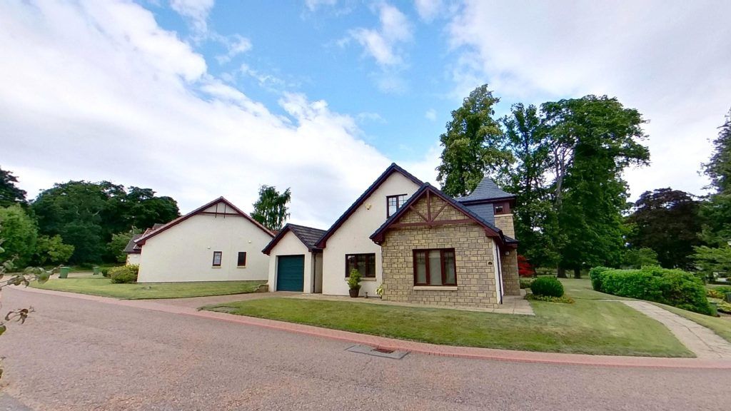 Property photo 2 of 35