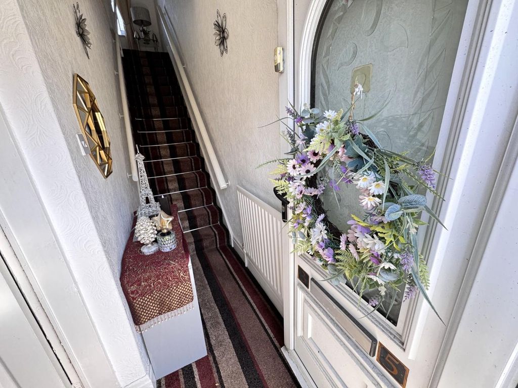 Property photo 2 of 14 Hall