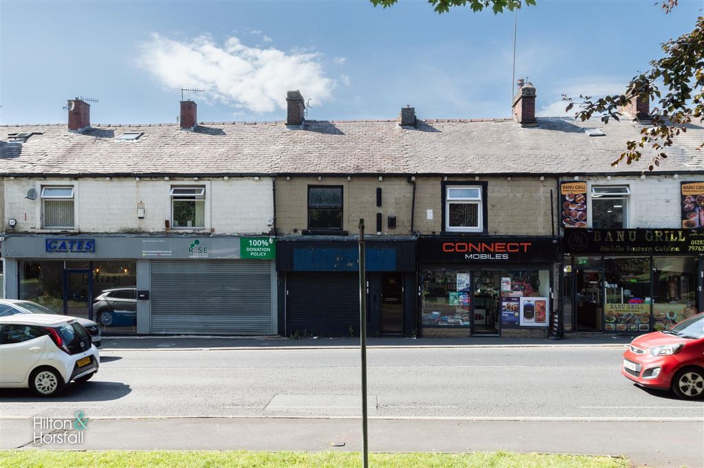 Property photo 1 of 11 Colne Road