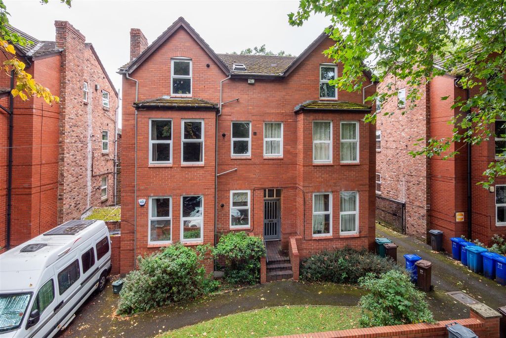 Property photo 1 of 16 6-8 Chatham.Jpg