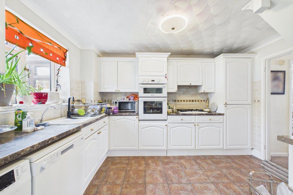 Property photo 2 of 10 Picture No. 03