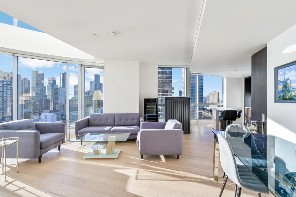 Property photo 2 of 19 Image