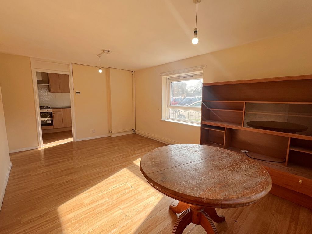 Property photo 2 of 10 Photo 4