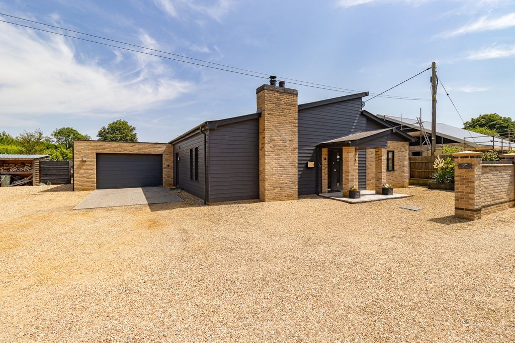 Property photo 1 of 40 3375260