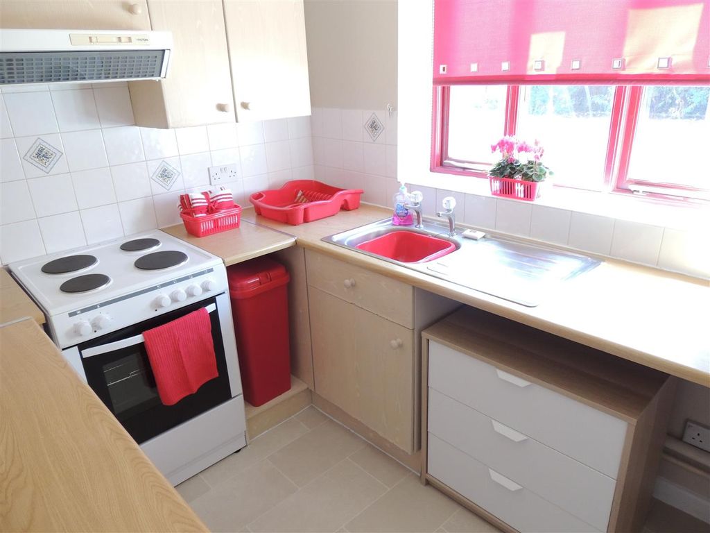 Property photo 2 of 14 Kitchen