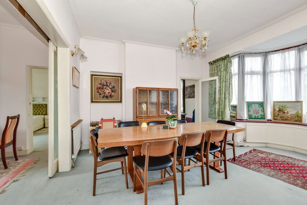 Property photo 2 of 21