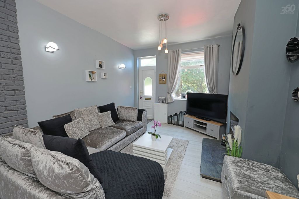 Property photo 2 of 17