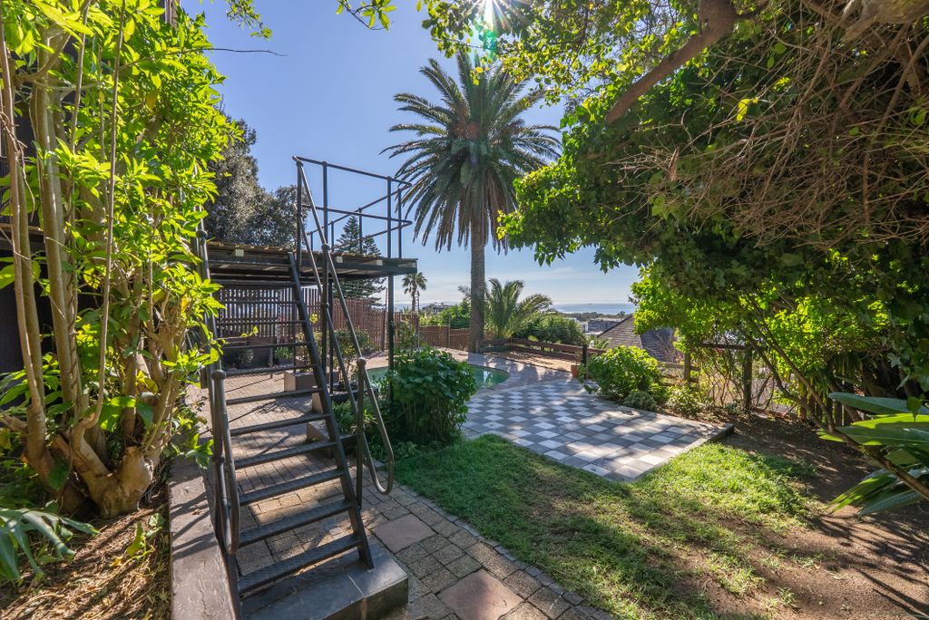 Property photo 2 of 47