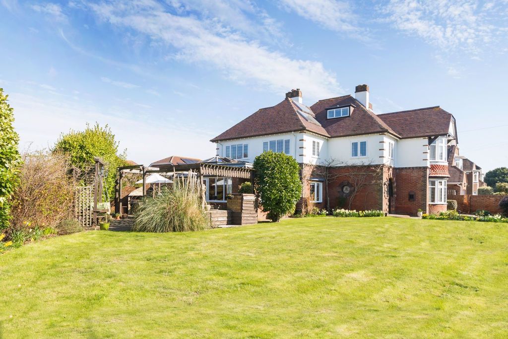 Property photo 1 of 36 Front