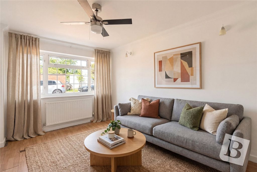 Property photo 2 of 9 Picture No. 22