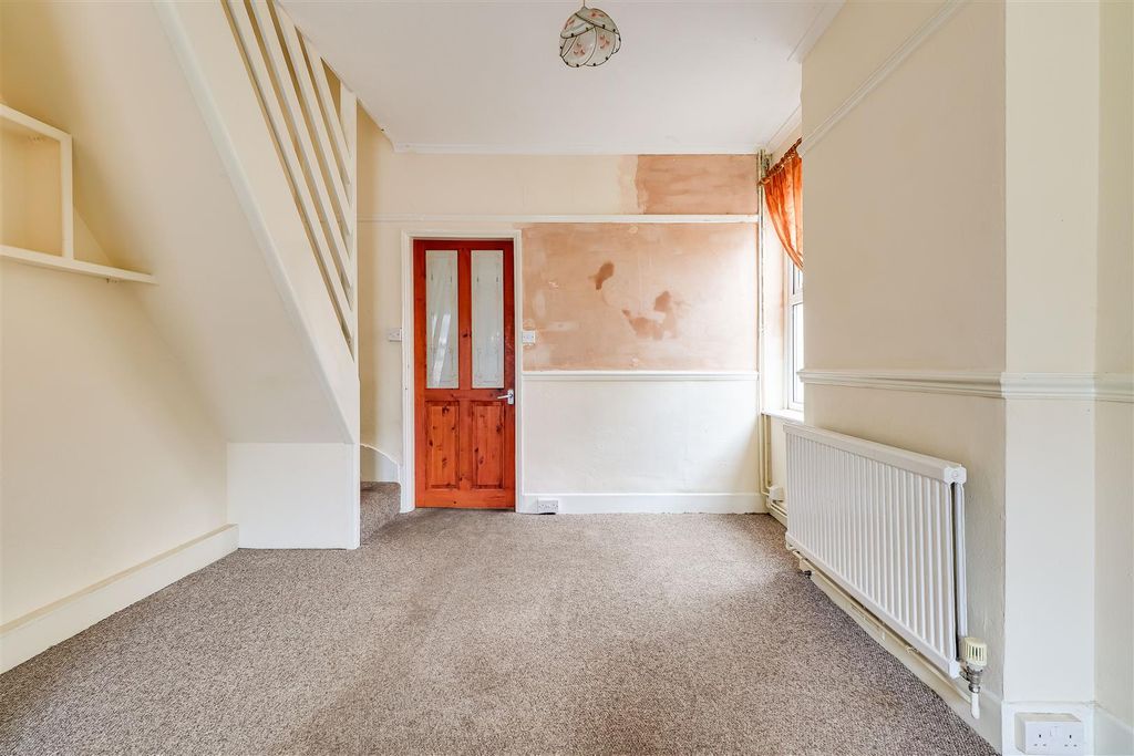 Property photo 3 of 17 Dining Room