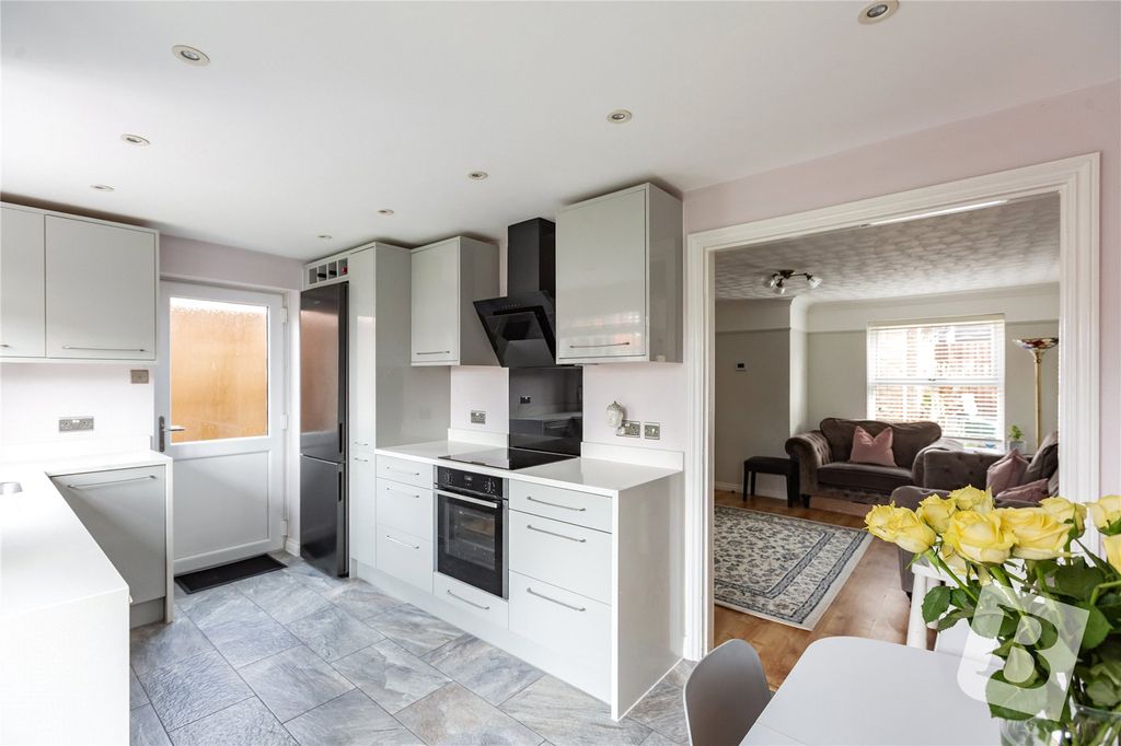 Property photo 2 of 16 Kitchen