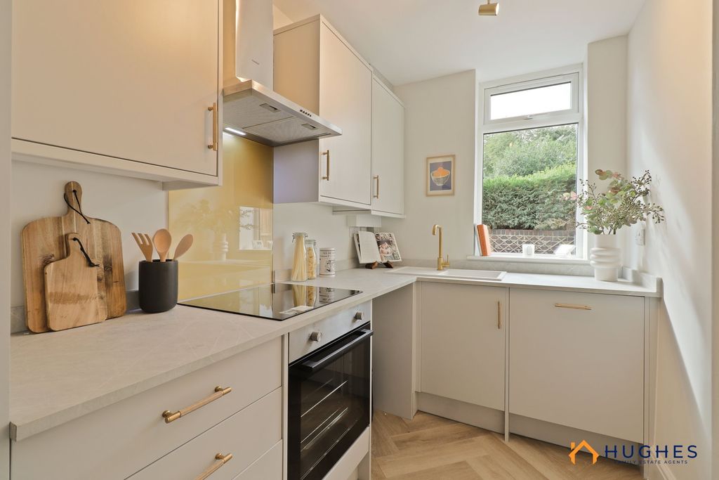 Property photo 2 of 30